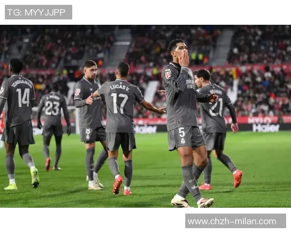 小贝林厄姆比赛表现不佳家庭观战气氛紧张引发关注 小贝林厄姆比赛表现不佳家庭观战气氛紧张引发关注