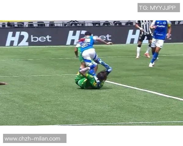 克鲁塞罗门将卡西奥遭队友膝盖撞击意外休克紧急被换下